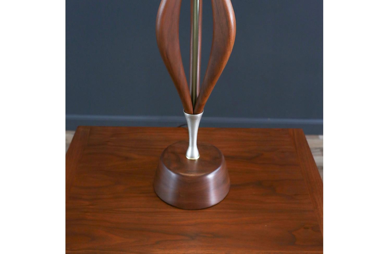 Expertly Restored -Mid-Century Modern Sculpted Walnut Table Lamp by V.H. Woolums For Sale 1