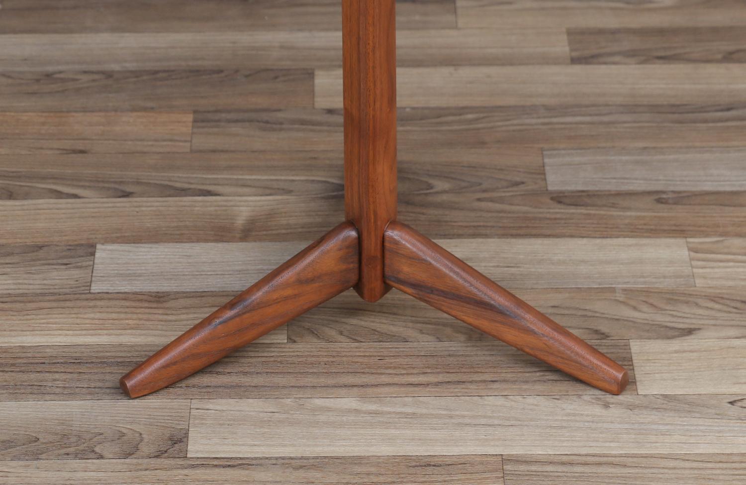 Laminate Expertly Restored - Mid-Century Modern Sculpted Walnut Tripod Side Table For Sale