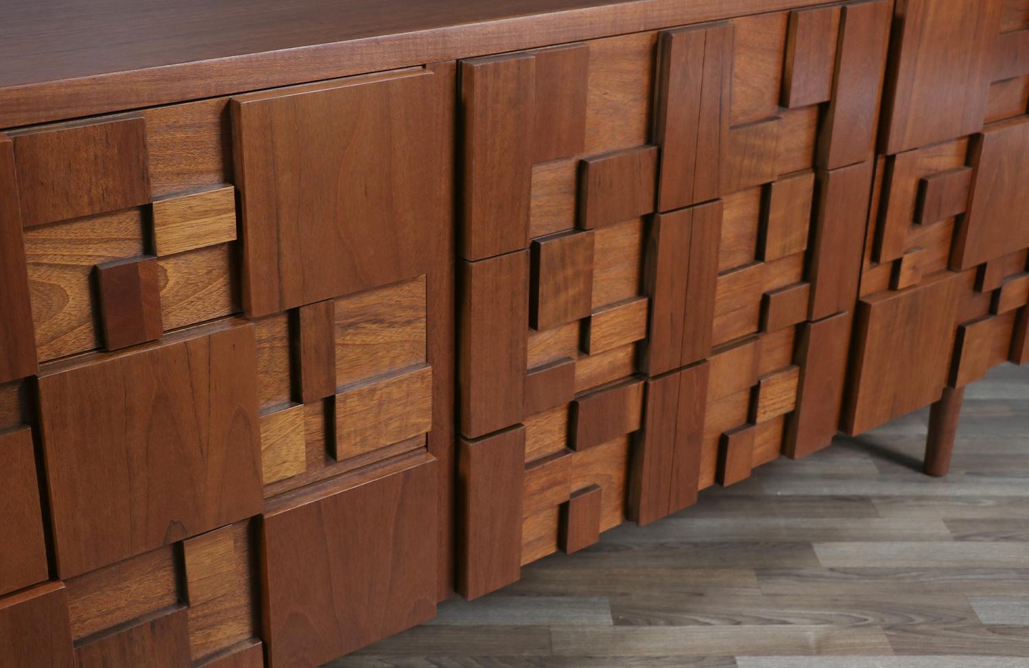 Walnut Expertly Restored - Mid-Century Modern 