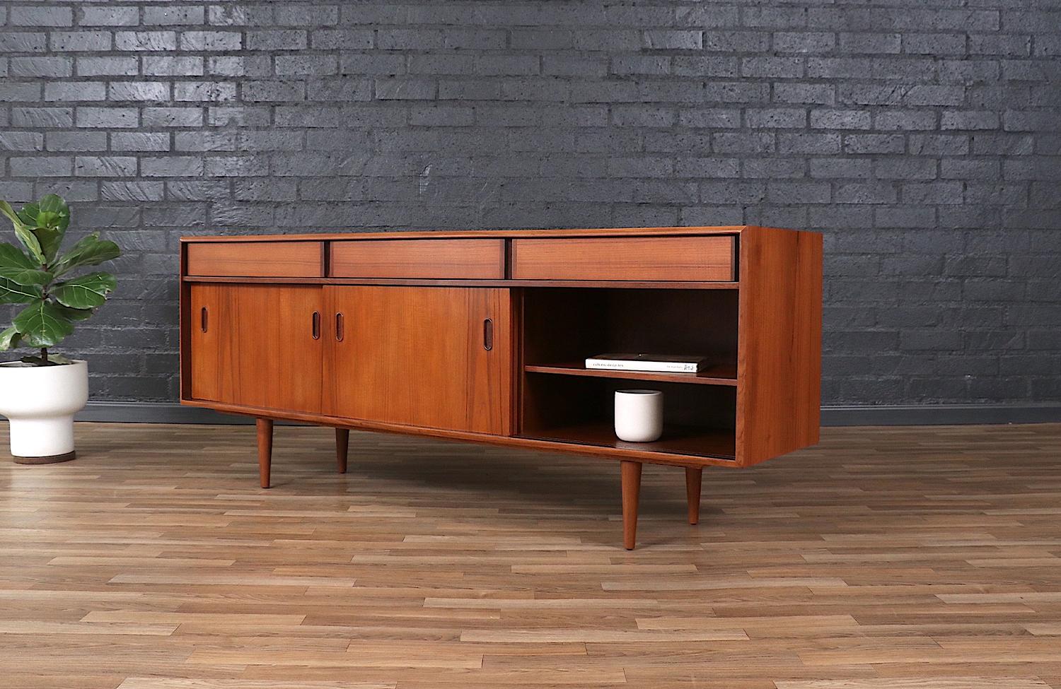 Expertly Restored - Mid-Century Modern Teak Credenza by Punch Design 5