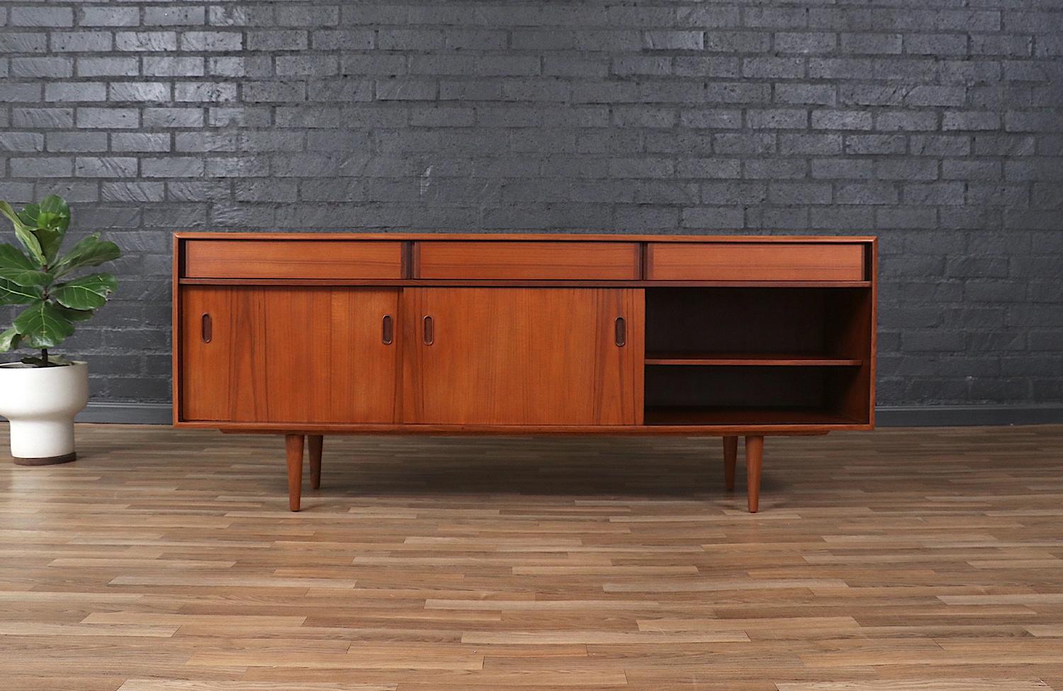 Mid-20th Century Expertly Restored - Mid-Century Modern Teak Credenza by Punch Design