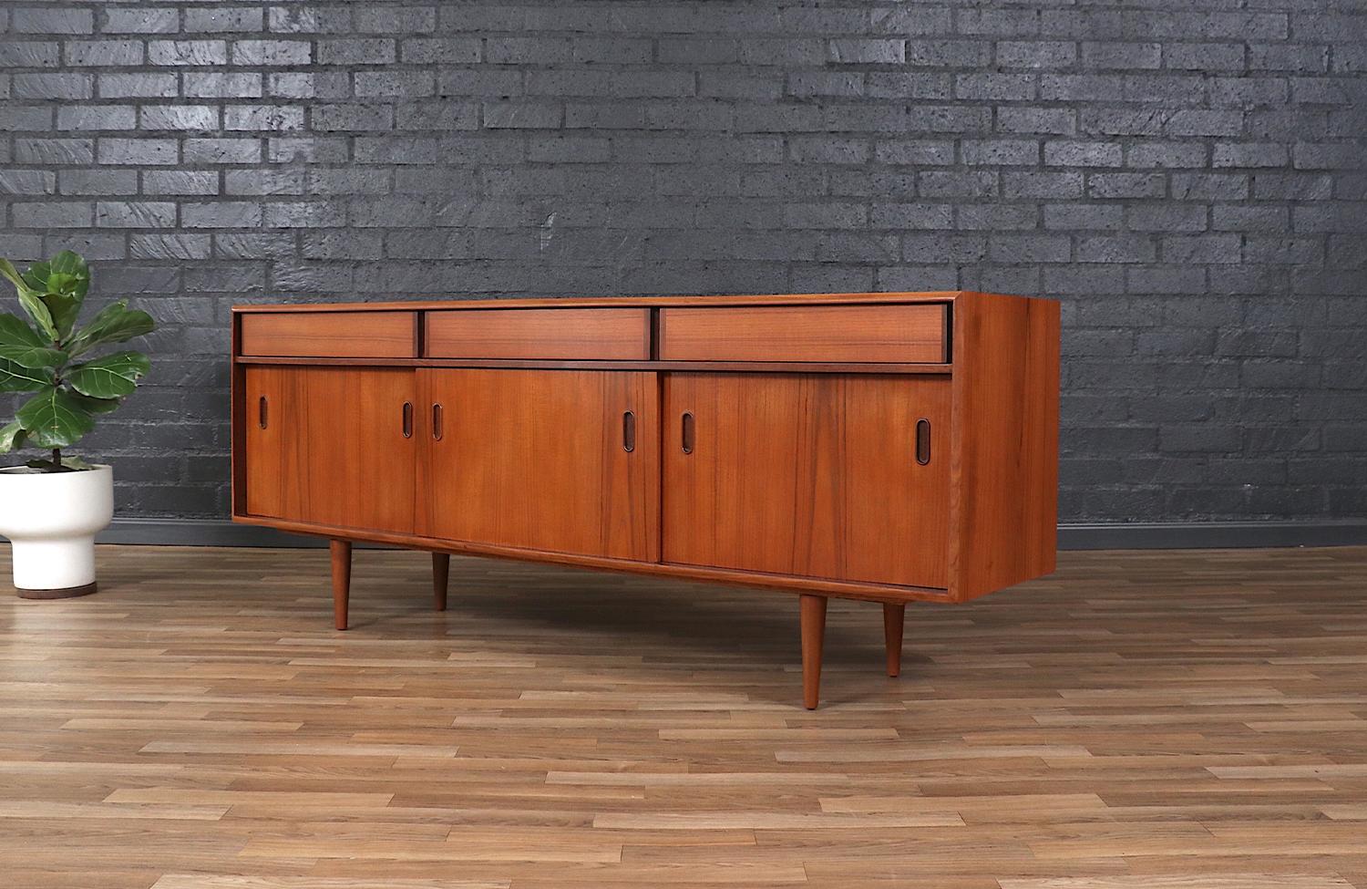 Expertly Restored - Mid-Century Modern Teak Credenza by Punch Design 1