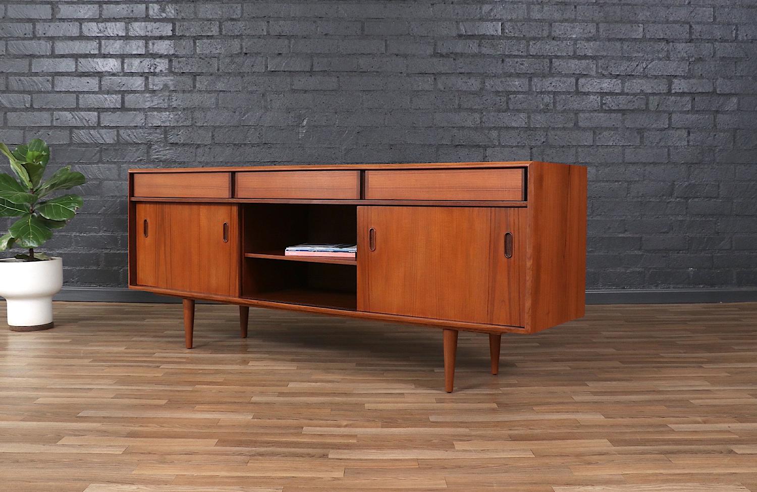 Expertly Restored - Mid-Century Modern Teak Credenza by Punch Design 3