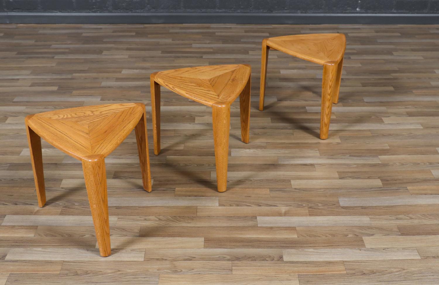 Wood Expertly Restored - Mid-Century Modern Triangular Oak Tri-Leg Side Tables For Sale