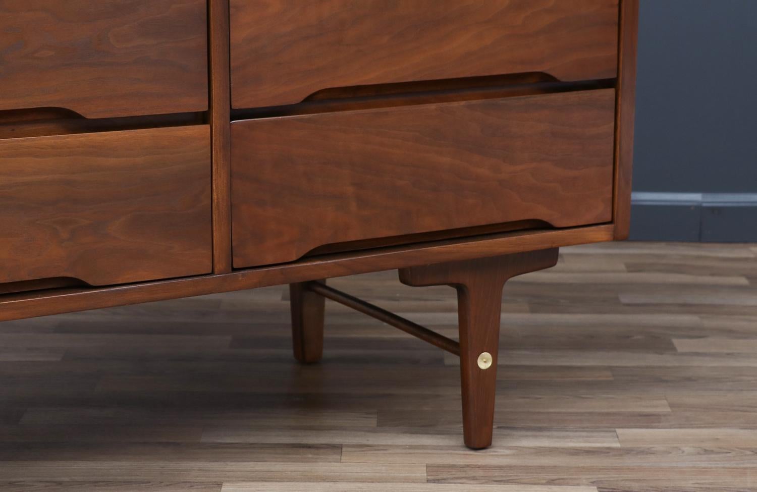 Expertly Restored - Mid-Century Modern Walnut Dresser by Stanley For Sale 6