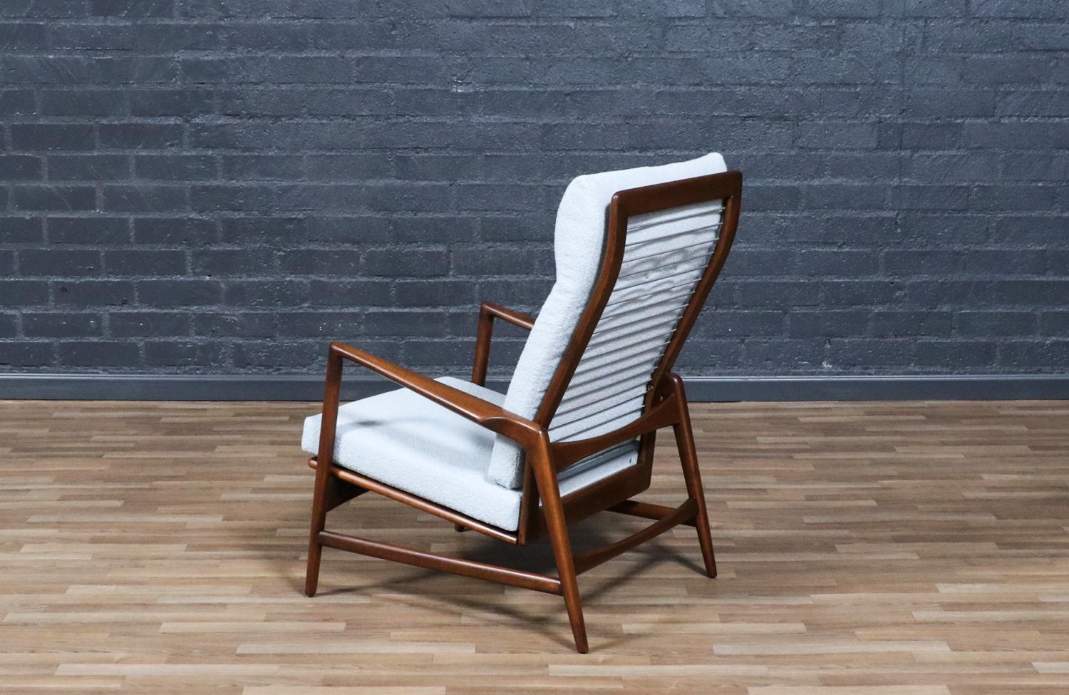 Restaurada por expertos - Silla reclinable de mediados de siglo de Ib Kofod-Larsen para S. Manchado en venta