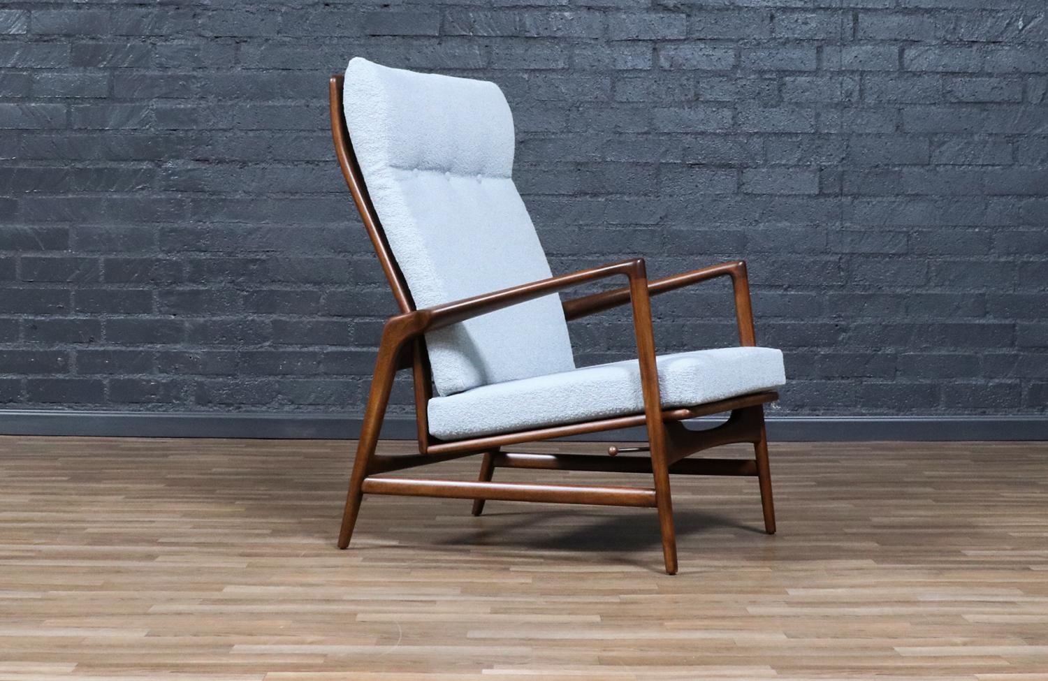 Restaurada por expertos - Silla reclinable de mediados de siglo de Ib Kofod-Larsen para S. en Excelente estado para la venta en Los Angeles, CA