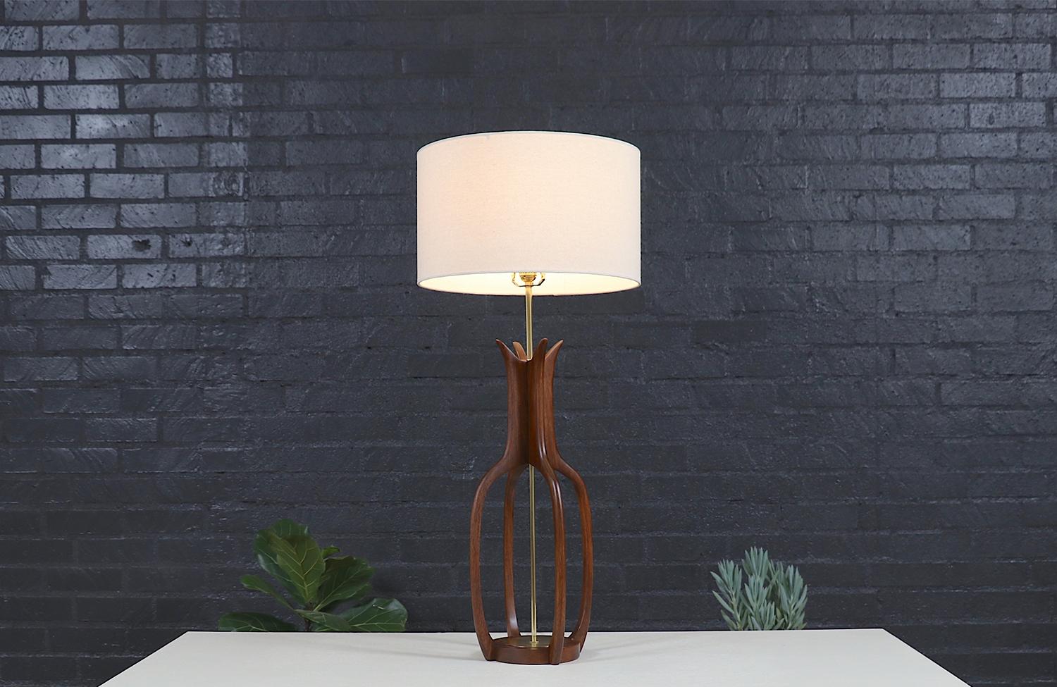 Mid-Century Modern Expertly Restored - Mid-Century Sculpted Table Lamp by Jack Haywood for Modeline For Sale
