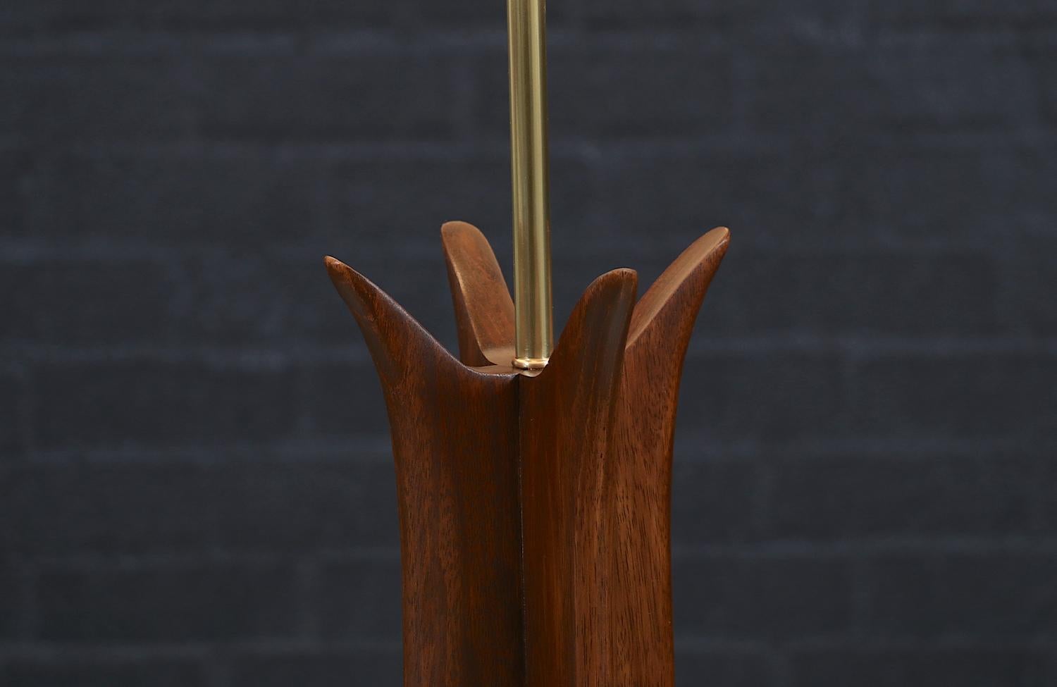 Brass Expertly Restored - Mid-Century Sculpted Table Lamp by Jack Haywood for Modeline For Sale