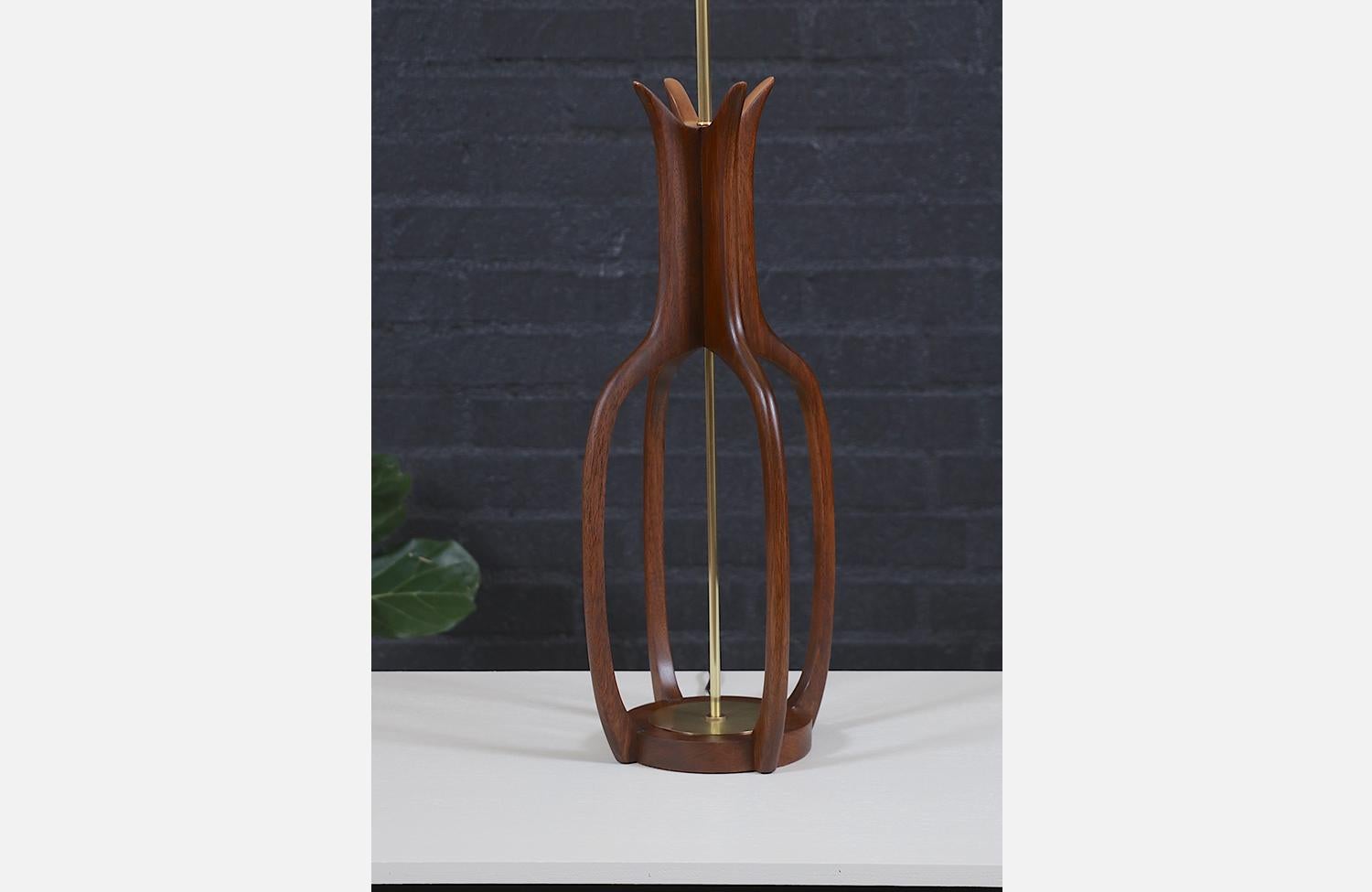 Expertly Restored - Mid-Century Sculpted Table Lamp by Jack Haywood for Modeline For Sale 2