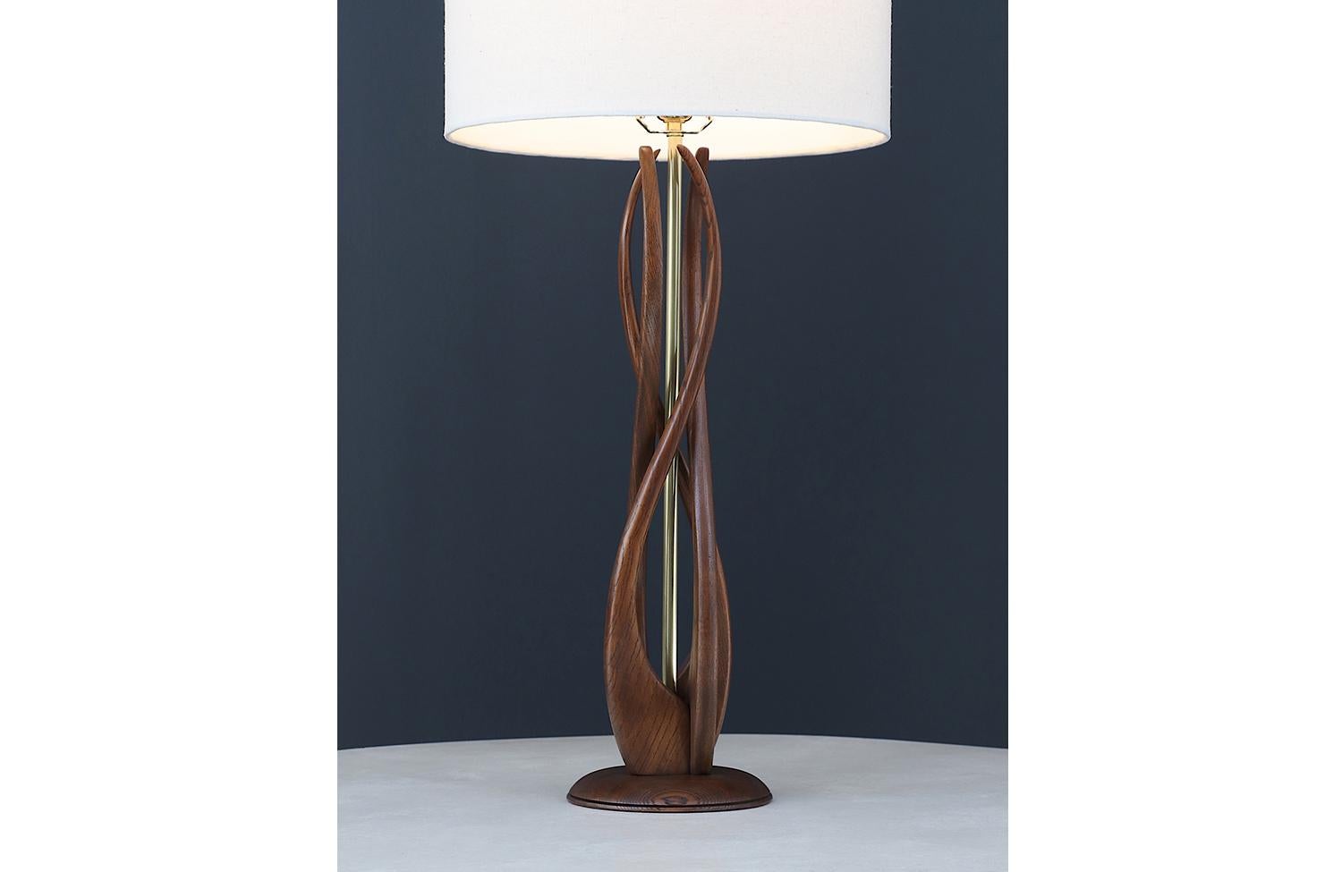 Mid-20th Century Expertly Restored -Mid-Century Sculpted Walnut Base with Brass Accent Table Lamp For Sale
