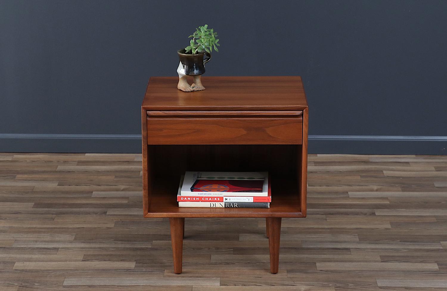 Norwegian Expertly Restored - Mid-century Single Teak Night Stand by Westnofa For Sale