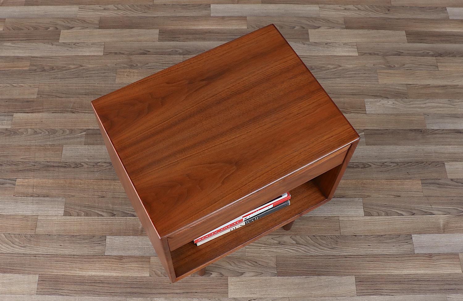 Expertly Restored - Mid-century Single Teak Night Stand by Westnofa In Excellent Condition For Sale In Los Angeles, CA