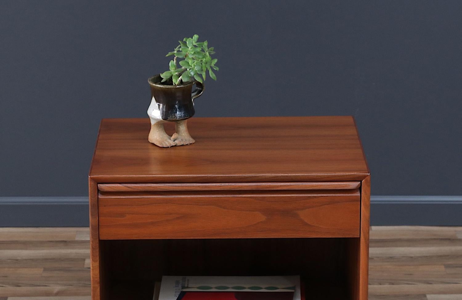Mid-20th Century Expertly Restored - Mid-century Single Teak Night Stand by Westnofa For Sale