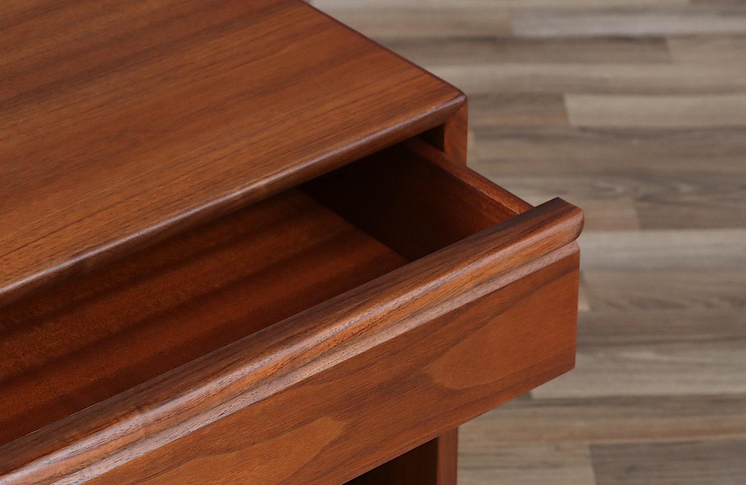 Wood Expertly Restored - Mid-century Single Teak Night Stand by Westnofa For Sale
