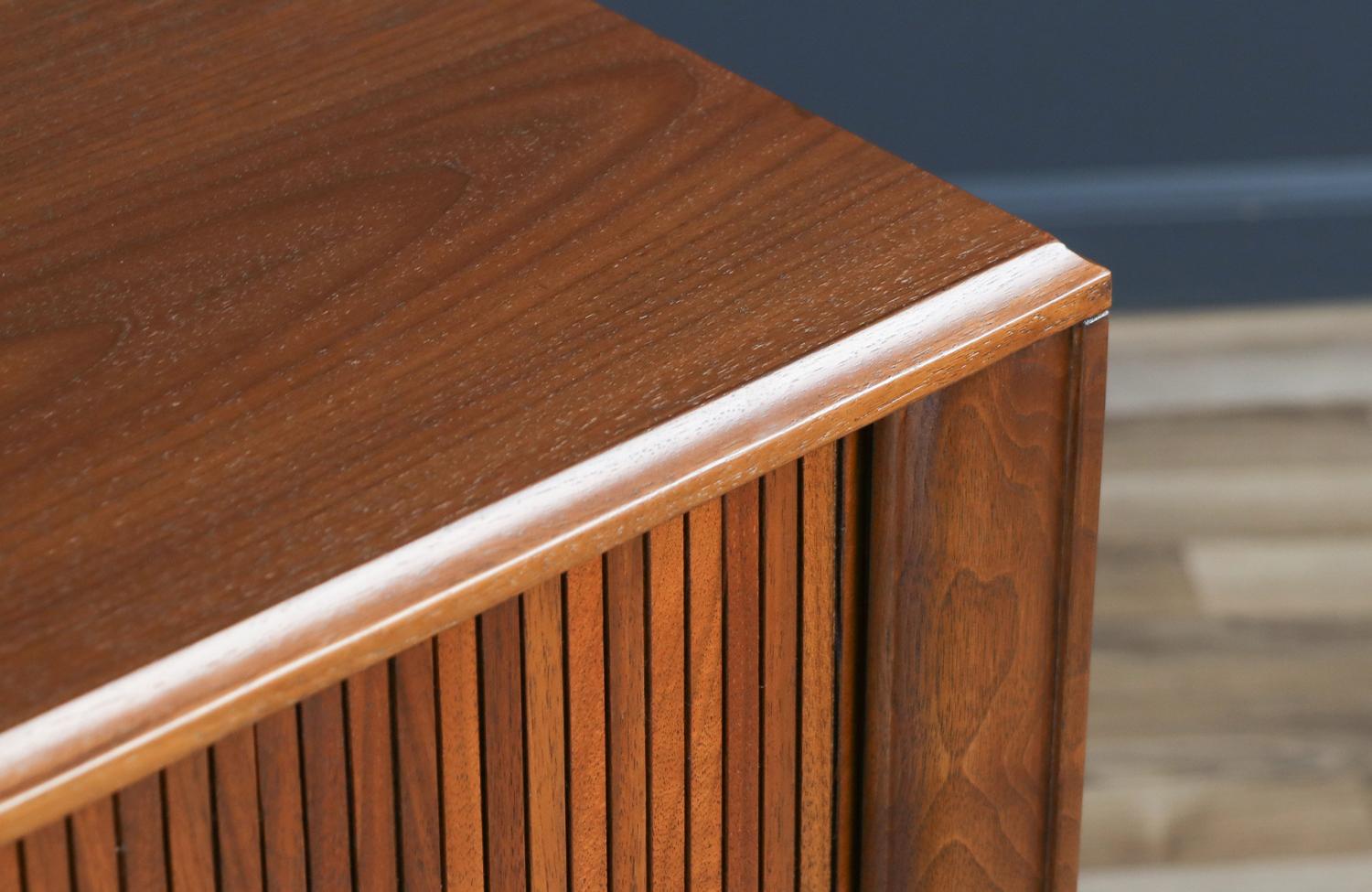 Expertly Restored - Mid-Century Tambour-Door Walnut Cabinet by Barzilay 3