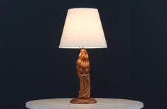Sapientemente restaurata - Lampada da tavolo con figura di donna di metà secolo di Lighthouse Co.