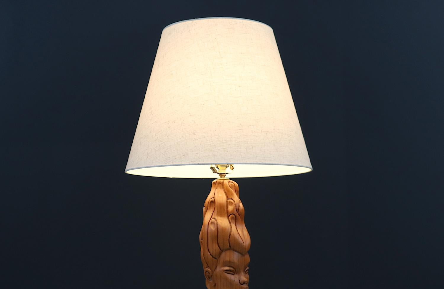 Expertly Restored - Mid-Century Woman Figure Table Lamp by Lighthouse Co. In Excellent Condition For Sale In Los Angeles, CA