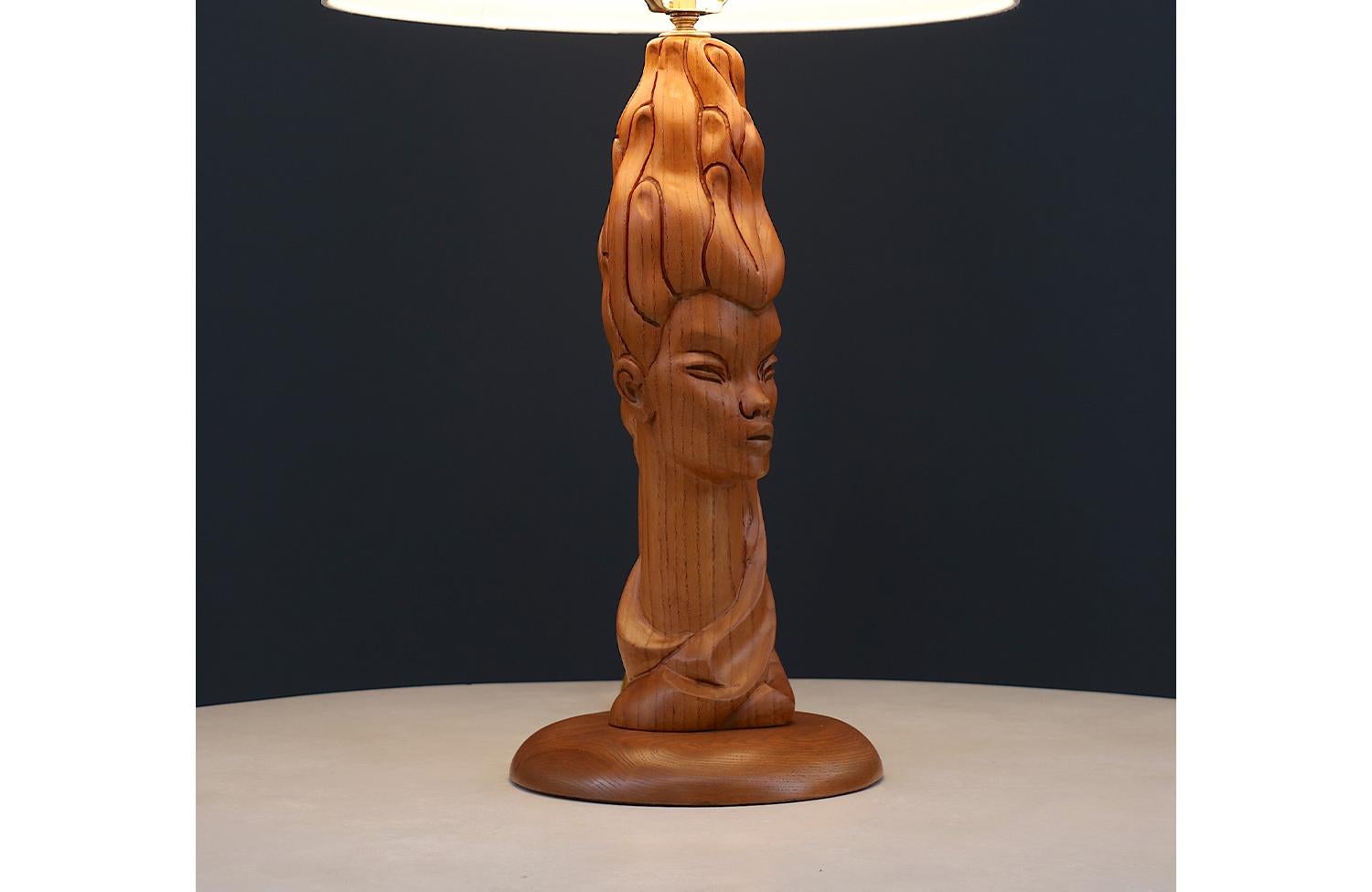 Expertly Restored - Mid-Century Woman Figure Table Lamp by Lighthouse Co. For Sale 1