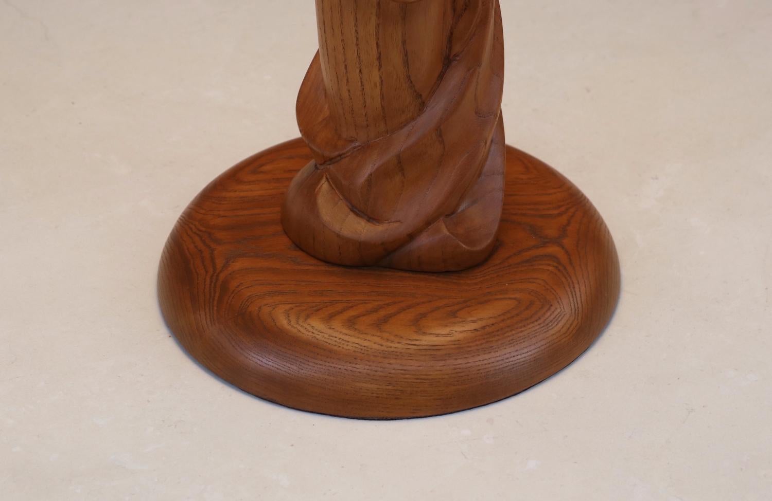 Expertly Restored - Mid-Century Woman Figure Table Lamp by Lighthouse Co. For Sale 2