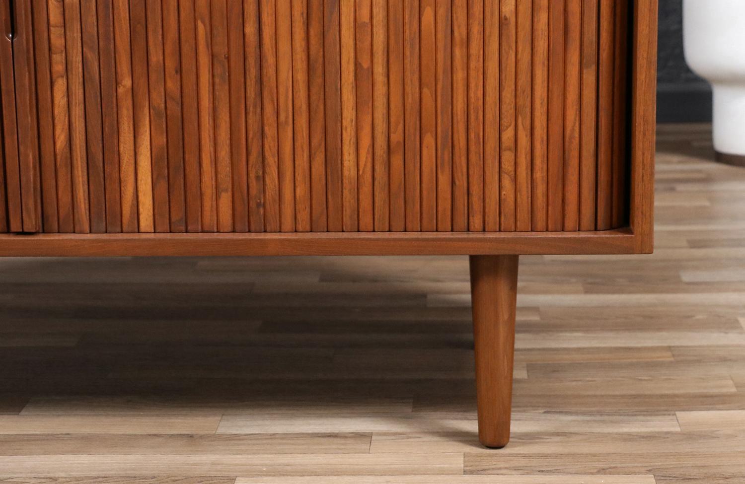 Expertly Restored - Milo Baughman Tambour-Door Credenza for Glenn of CA 3