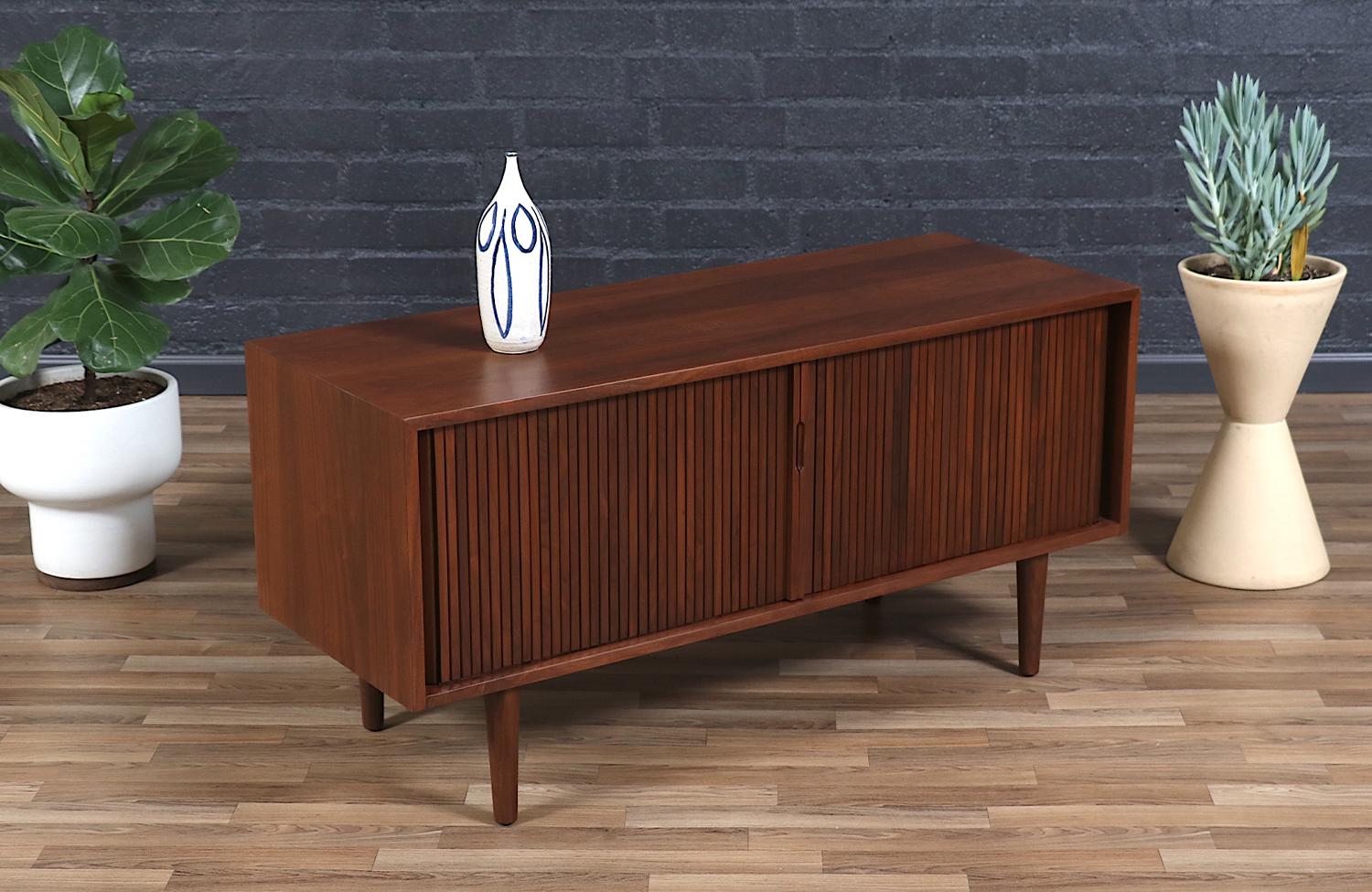 Mid-20th Century Expertly Restored - Milo Baughman Tambour-Door Low Credenza with Record Holder