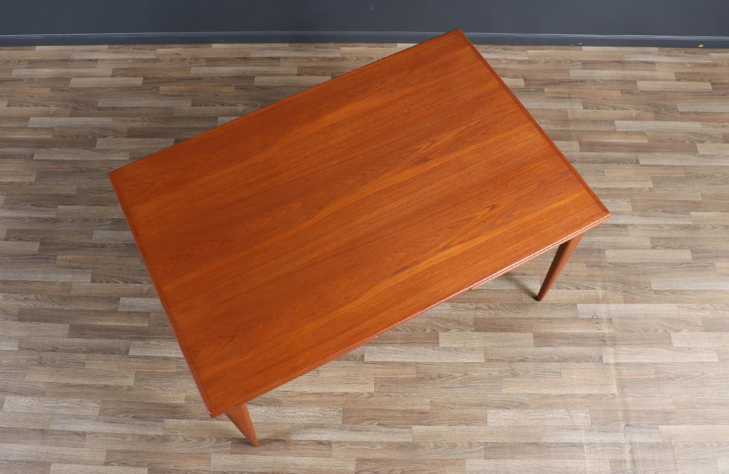 Expertly Restored - Niels Moller Model-12 Expanding Teak Draw-Leaf Dining Table 11