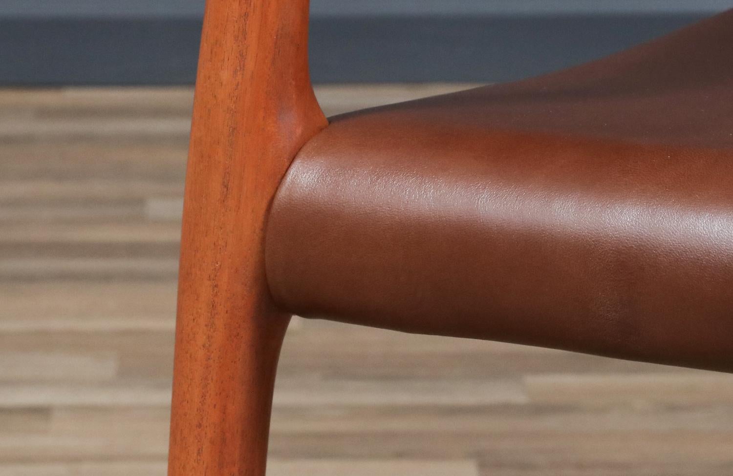 Fachmännisch restauriert - Niels Moller Model-80 Teak & Cognac Leder Stuhl im Angebot 5