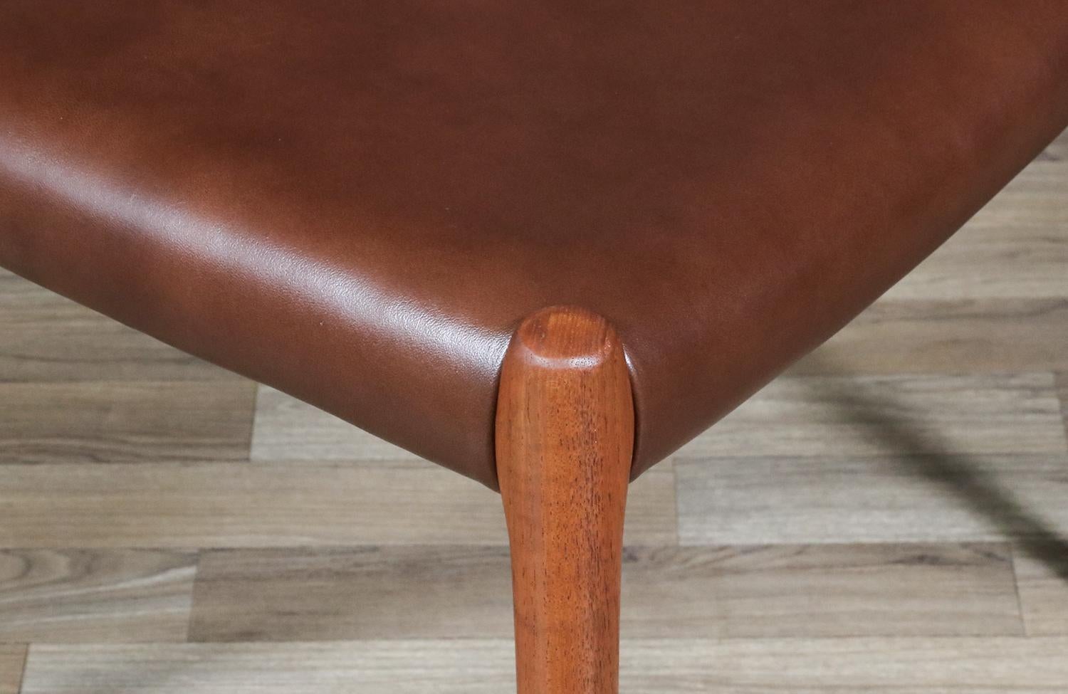 Fachmännisch restauriert - Niels Moller Model-80 Teak & Cognac Leder Stuhl im Angebot 1