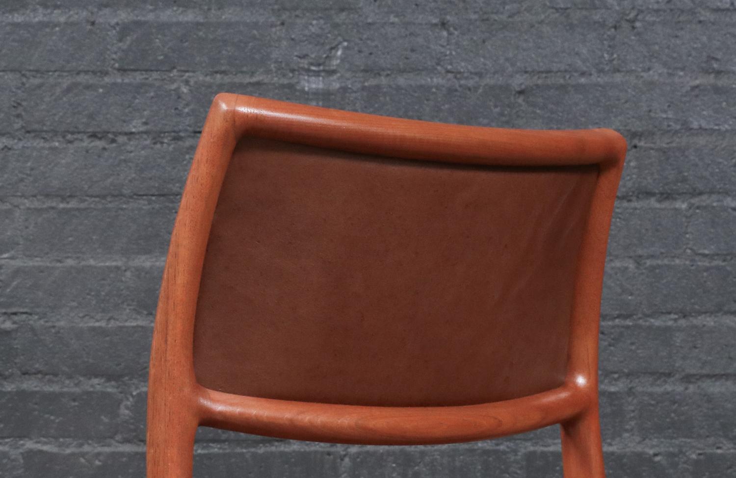 Fachmännisch restauriert - Niels Moller Model-80 Teak & Cognac Leder Stuhl im Angebot 3