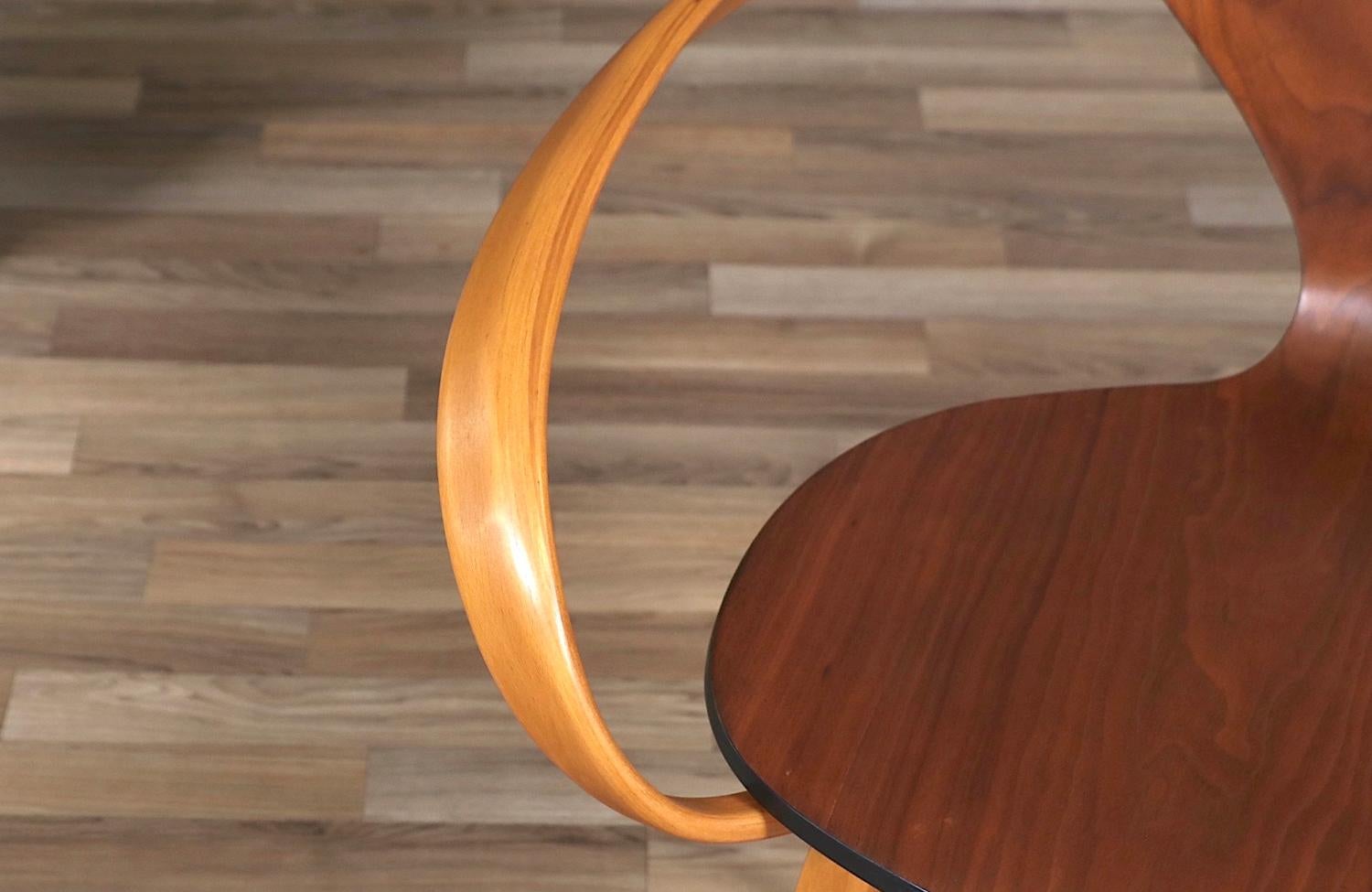 Restaurata con perizia - Sedia a bracci Norman Cherner 