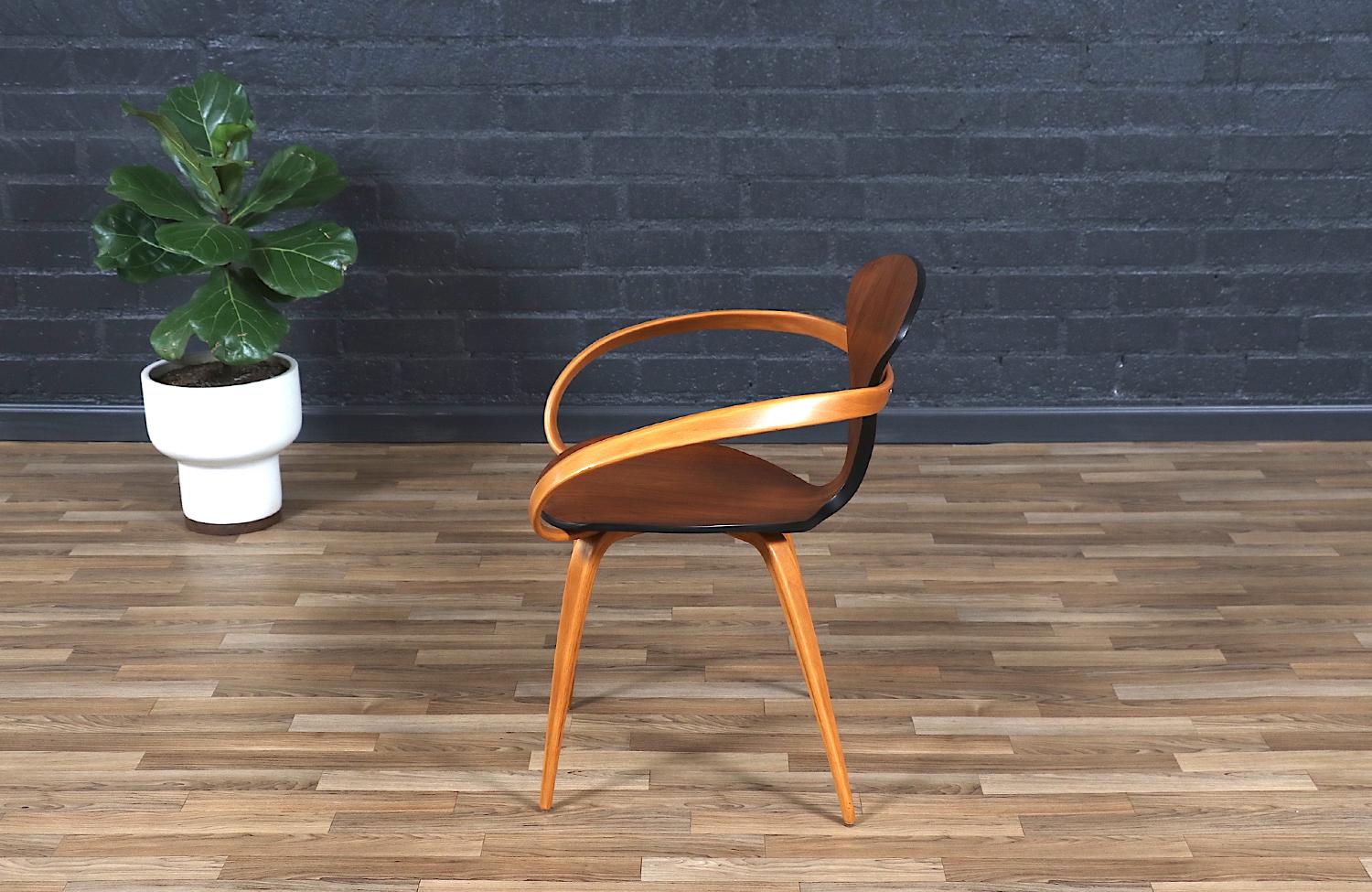 Mid-Century moderno Restaurata con perizia - Sedia a bracci Norman Cherner 