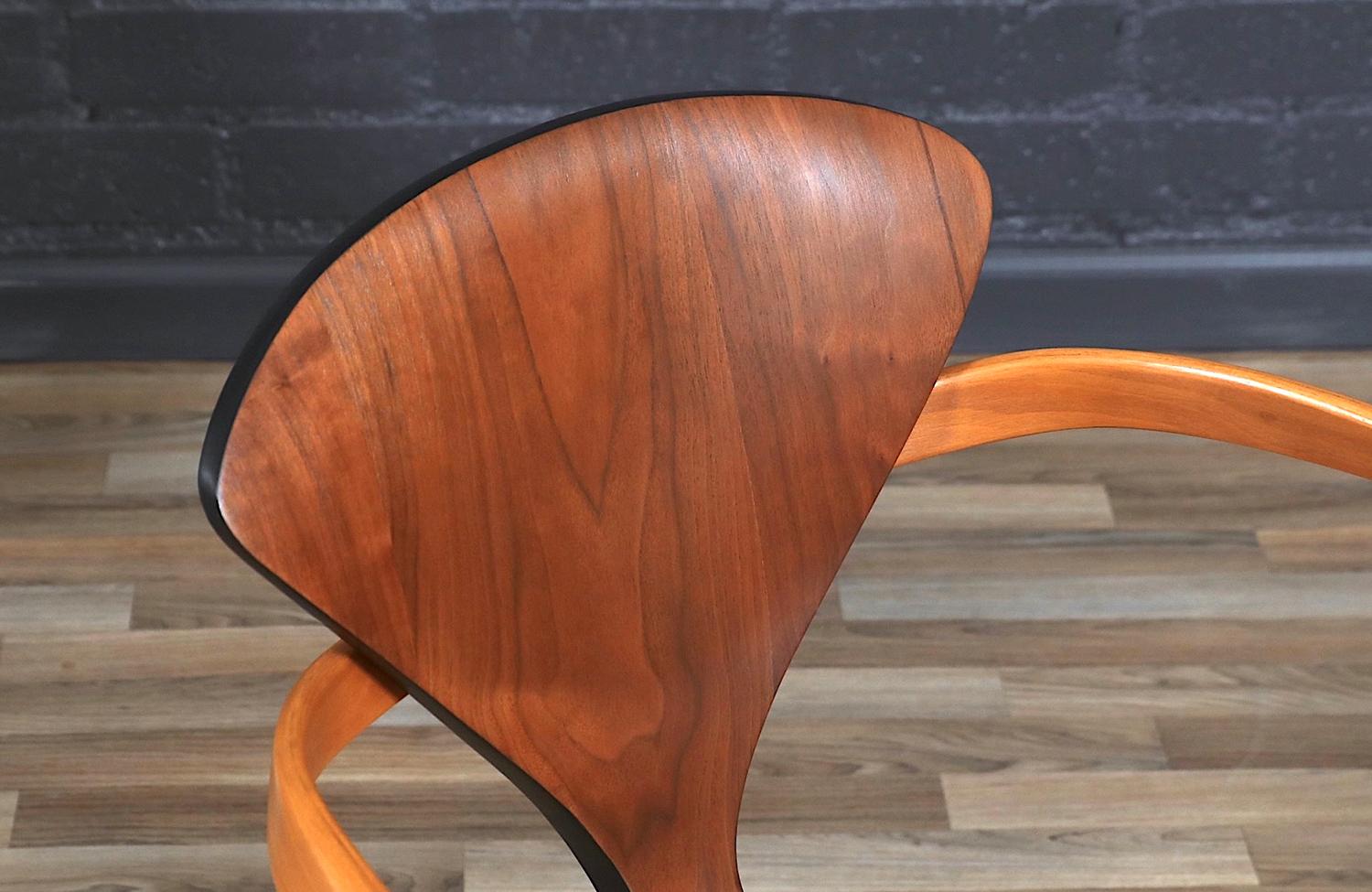 Restaurata con perizia - Sedia a bracci Norman Cherner 