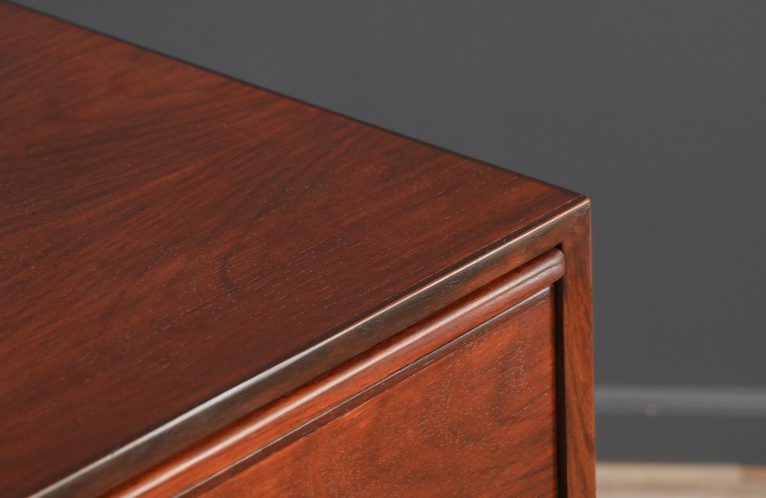 Expertly Restored - Pair of Scandinavian Modern Rosewood Dressers by Westnofa  For Sale 2