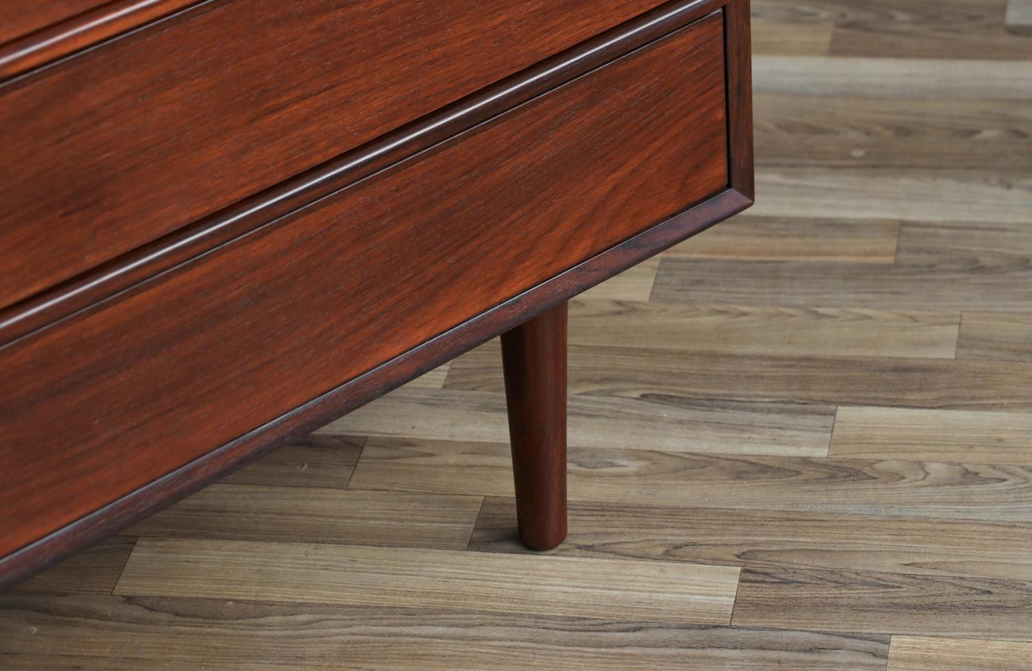 Expertly Restored - Pair of Scandinavian Modern Rosewood Dressers by Westnofa  For Sale 4