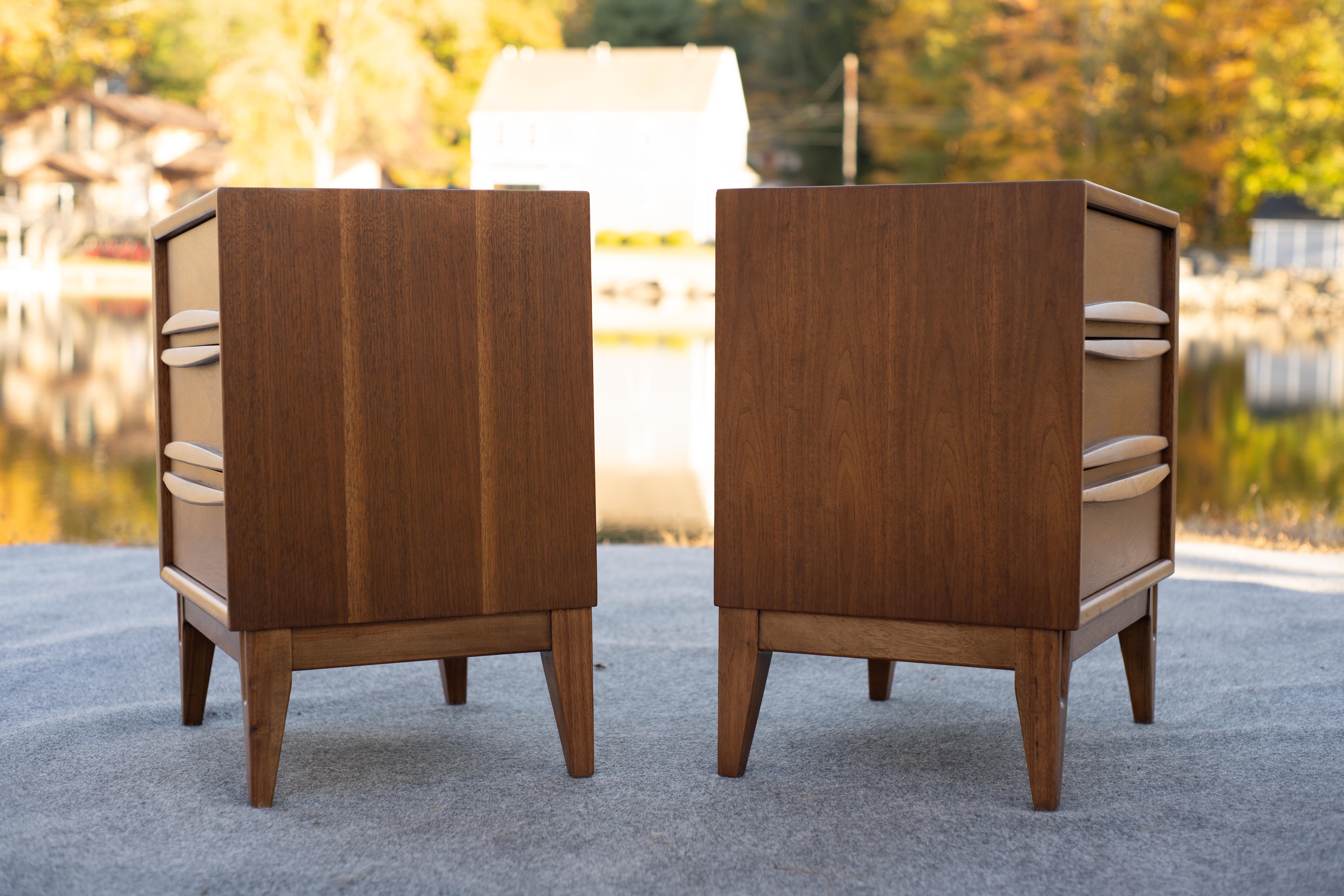 Expertly Restored Pair of Thomasville Tiki Nightstands Sculptured Walnut 1970s 9