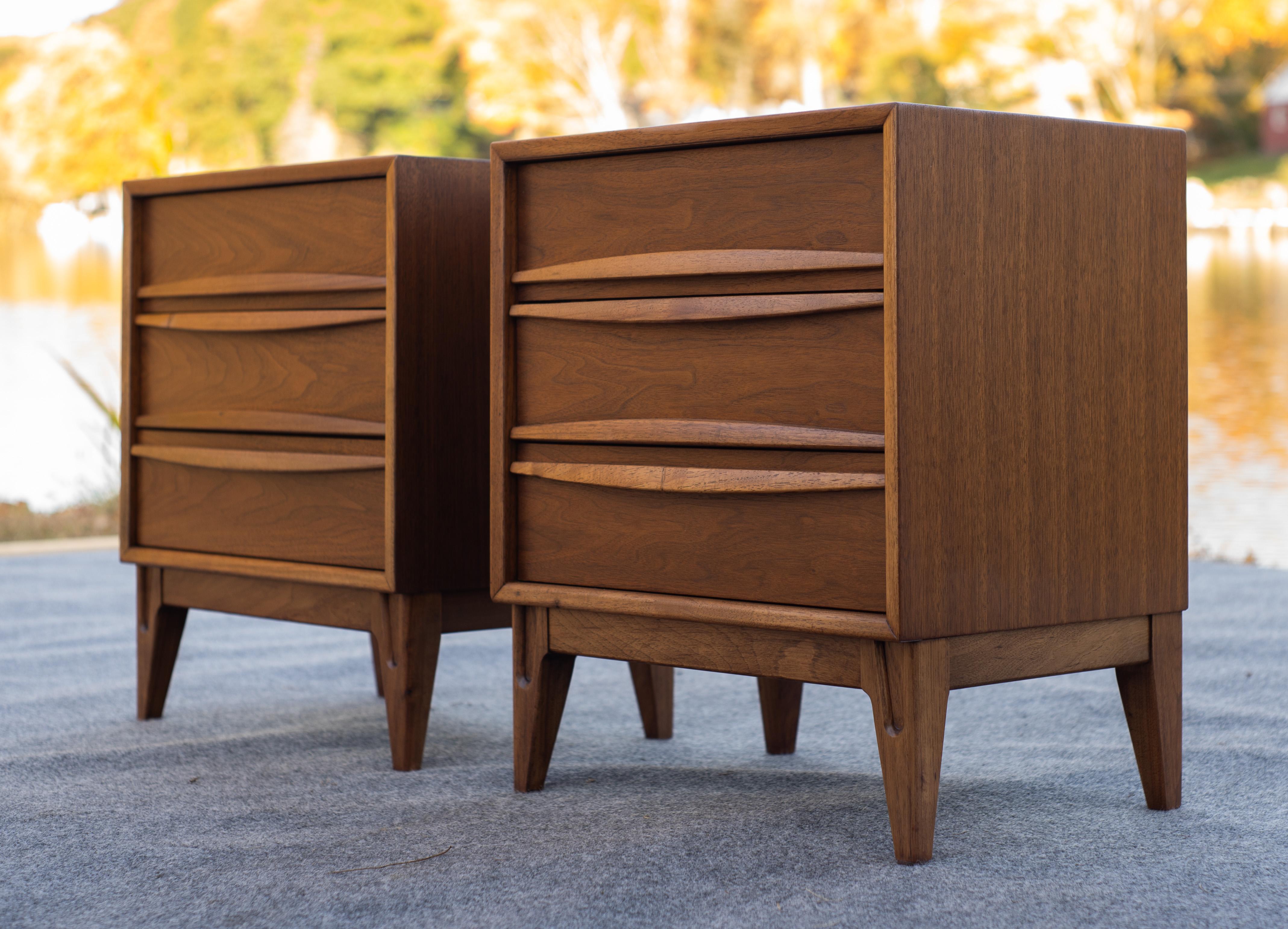 American Expertly Restored Pair of Thomasville Tiki Nightstands Sculptured Walnut 1970s