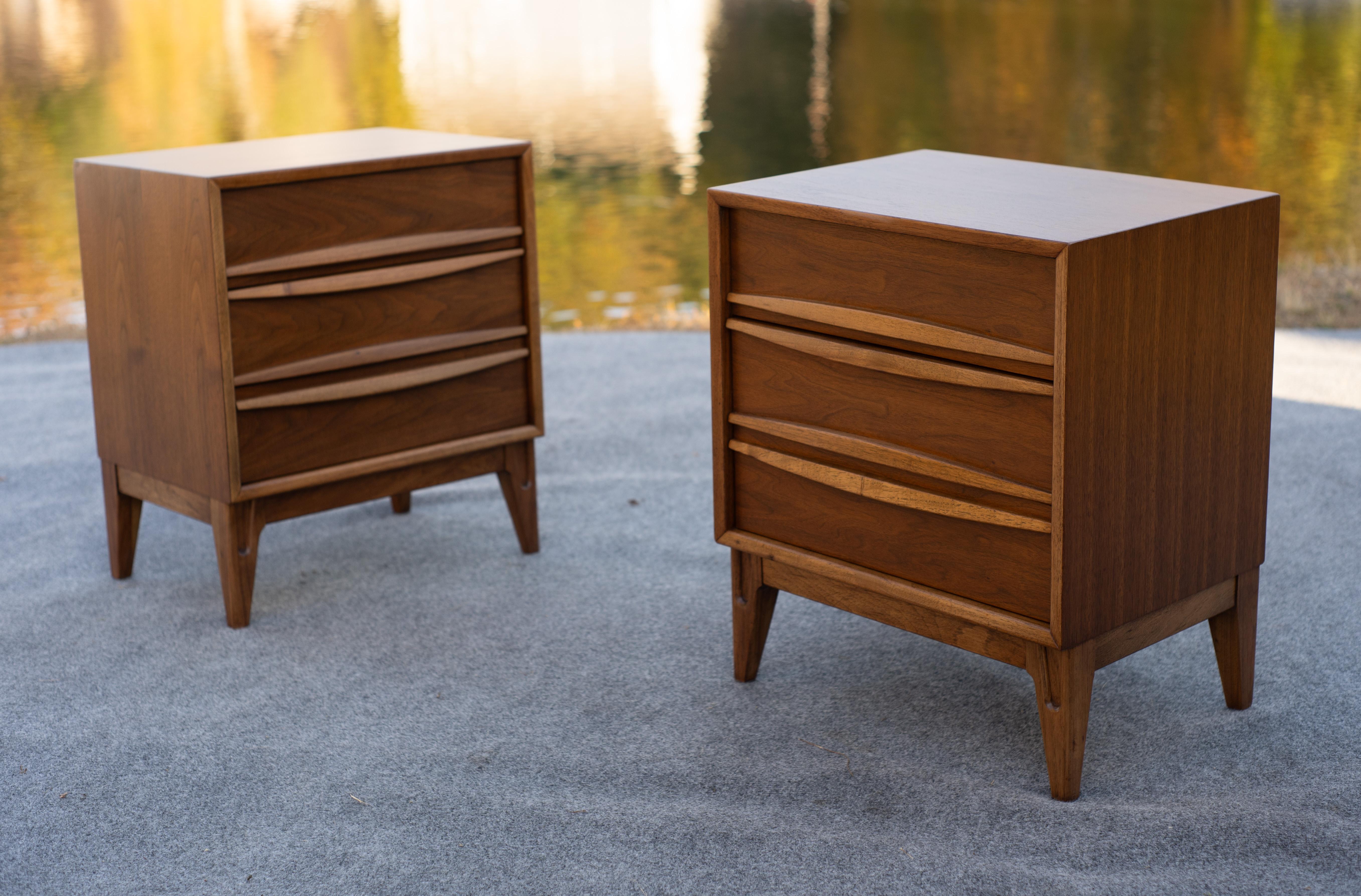 Expertly Restored Pair of Thomasville Tiki Nightstands Sculptured Walnut 1970s 2