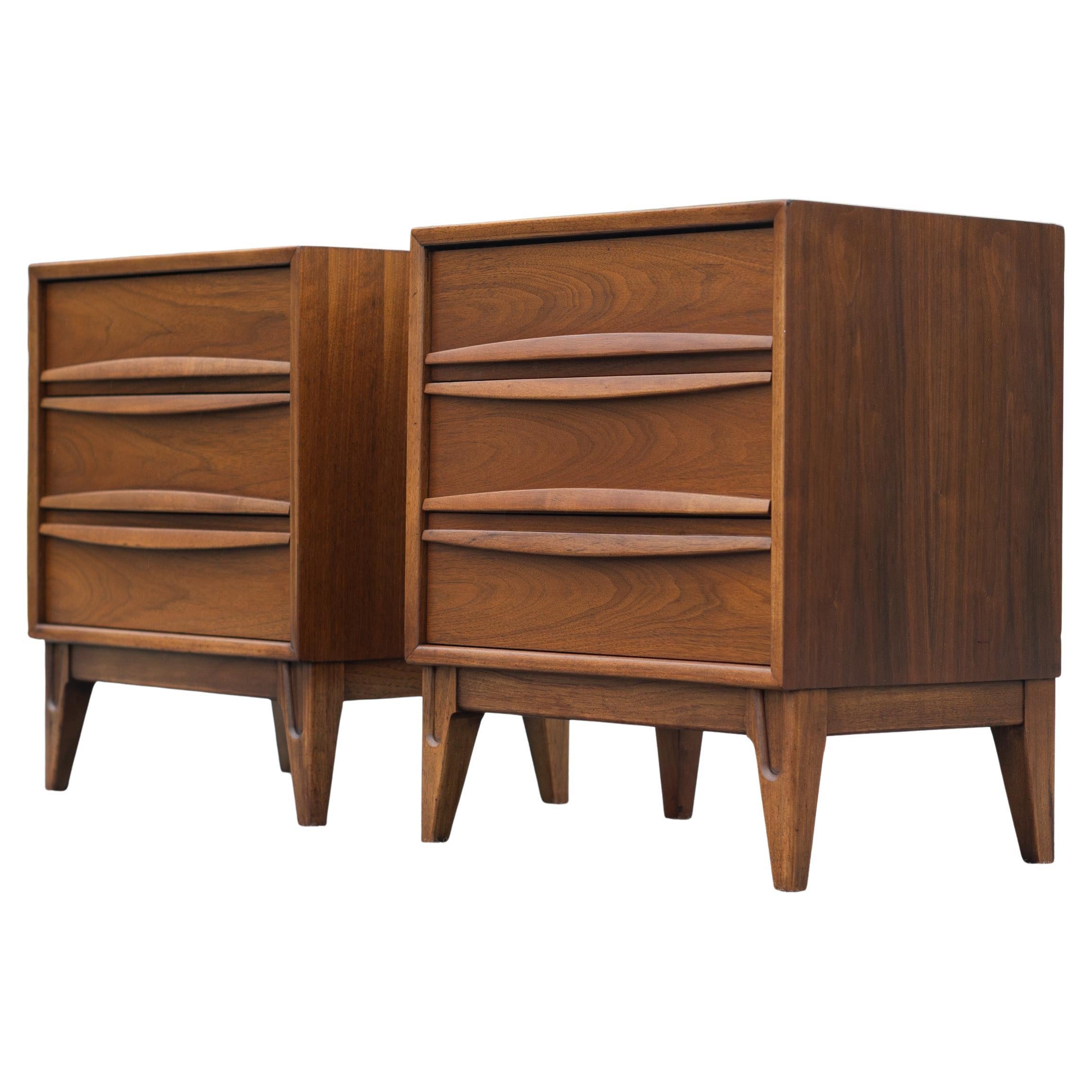 Expertly Restored Pair of Thomasville Tiki Nightstands Sculptured Walnut 1970s