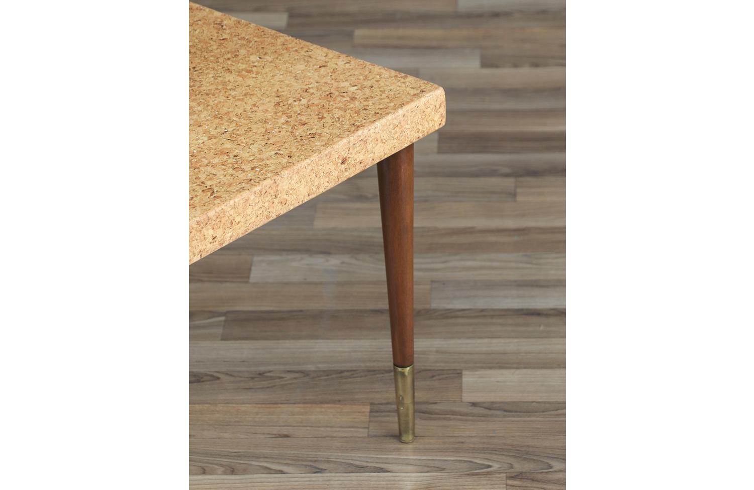 Metà XX secolo Restaurato con perizia - Tavolino con piano in sughero di Paul Frankl per Johnson Furniture in vendita