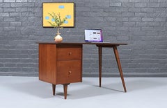 Expertly Restored-Paul McCobb "Planner Group" Desk for Winchendon Furniture Co.