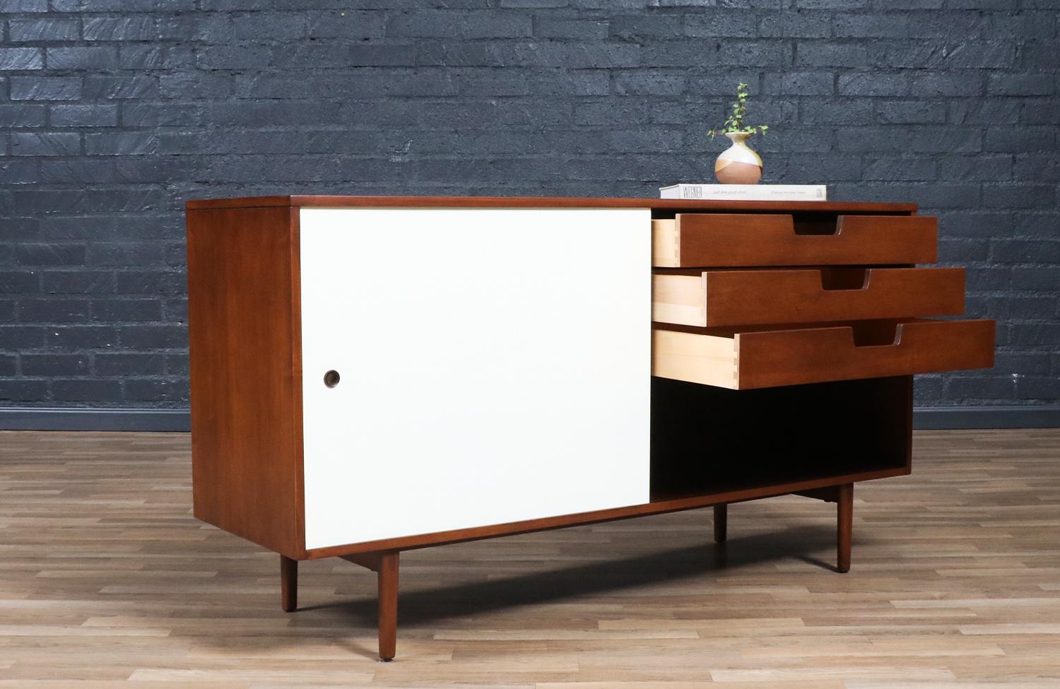 Mid-Century Modern Expertly Restored - Paul McCobb 