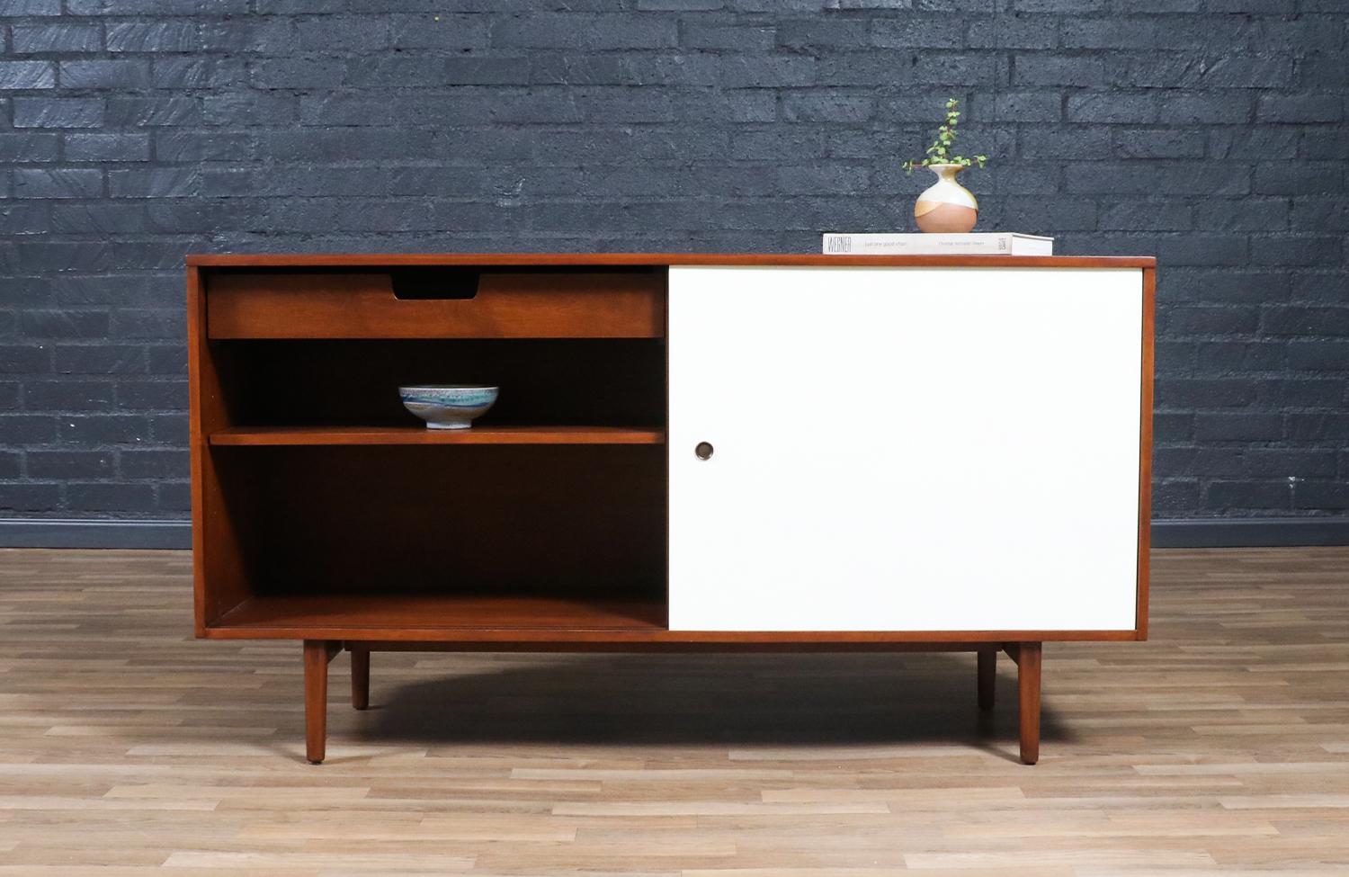 Mid-20th Century Expertly Restored - Paul McCobb 