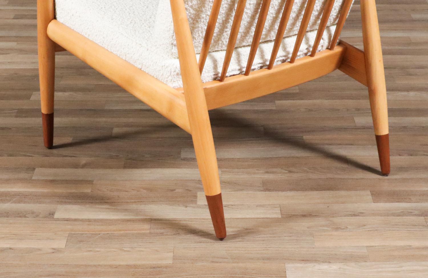 Expertly Restored - Peter Hvidt Model FD-146 Teak & Birch Lounge Chairs For Sale 8