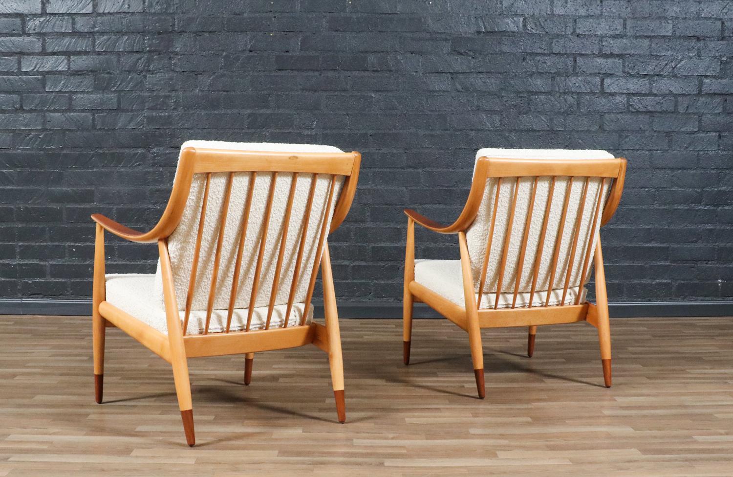 Expertly Restored - Peter Hvidt Model FD-146 Teak & Birch Lounge Chairs In Excellent Condition For Sale In Los Angeles, CA