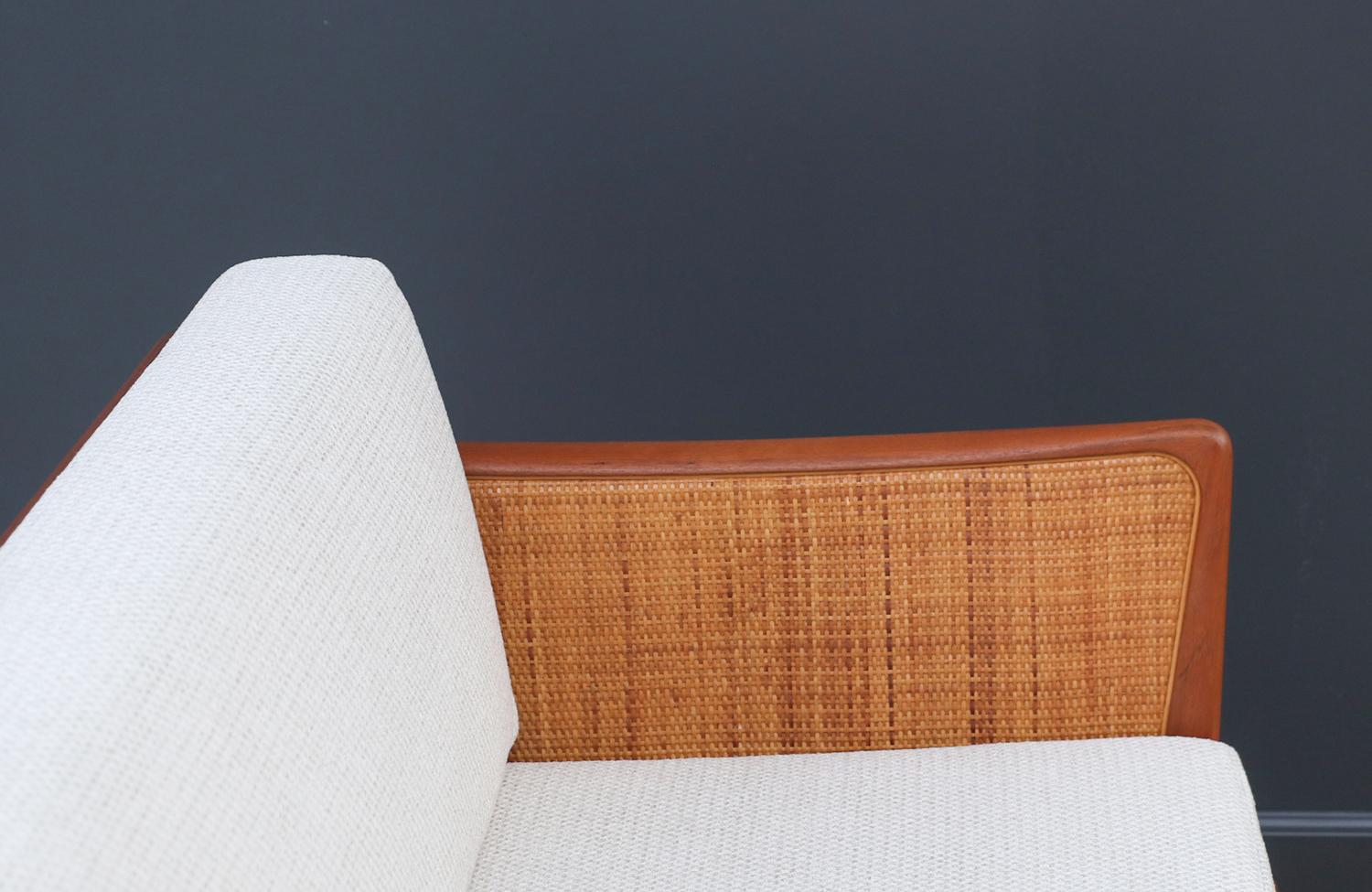 Fabric Expertly Restored - Peter Hvidt & Orla Mølgaard-Nielsen Teak & Cane Daybed Sofa For Sale