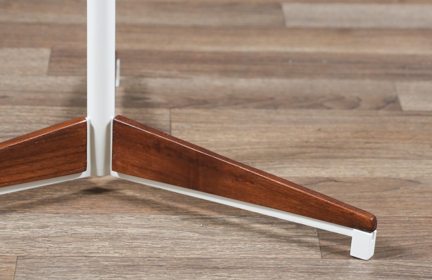 Expertly Restored - Peter Pepper Products Adjustable Tripod Resin Side Table For Sale 3