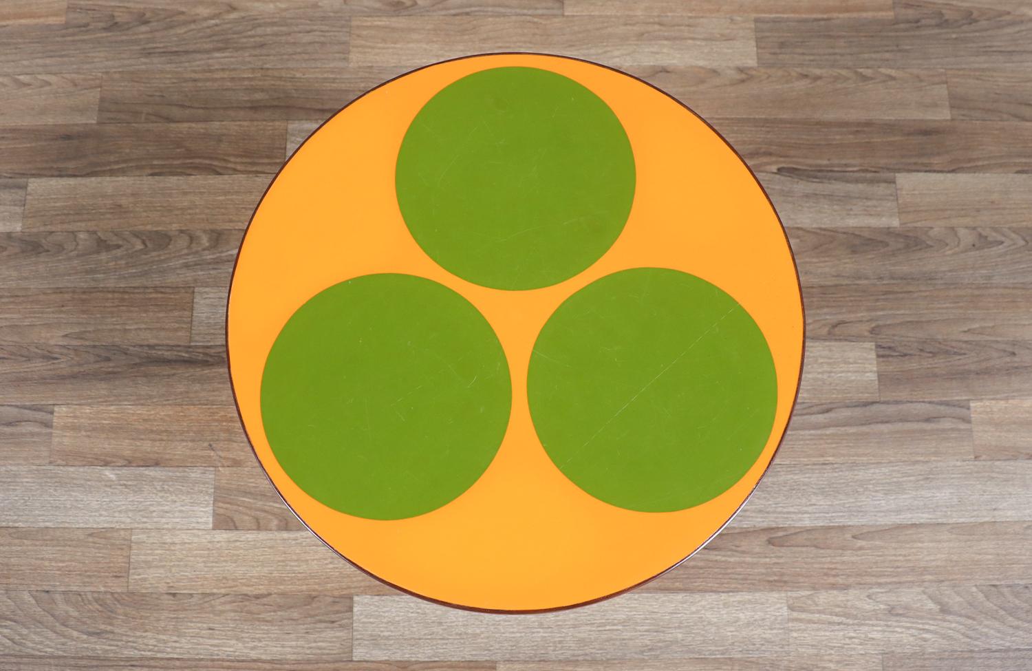 American Expertly Restored - Peter Pepper Products Adjustable Tripod Resin Side Table For Sale