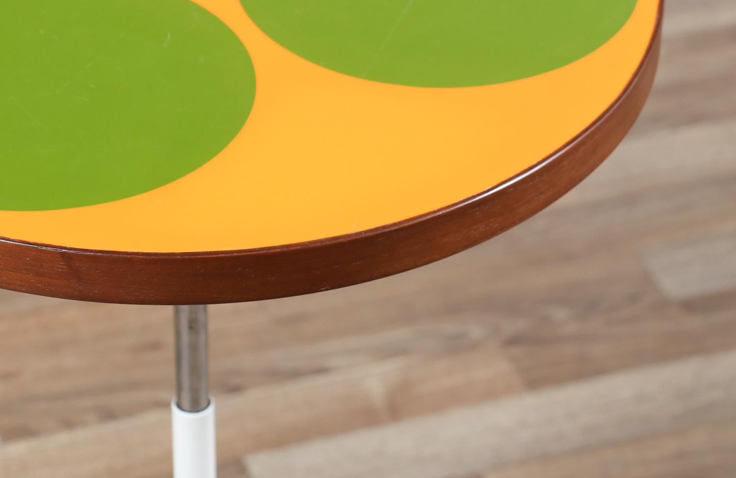 Mid-20th Century Expertly Restored - Peter Pepper Products Adjustable Tripod Resin Side Table For Sale