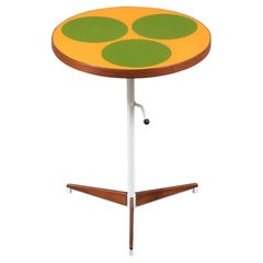 Restaurada por expertos - Mesa auxiliar trípode ajustable de resina Peter Pepper Products